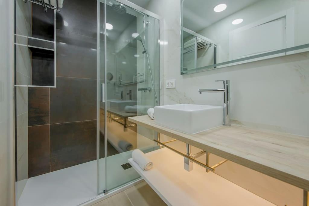 מדריד Suara Apartamentos 2 מראה חיצוני תמונה